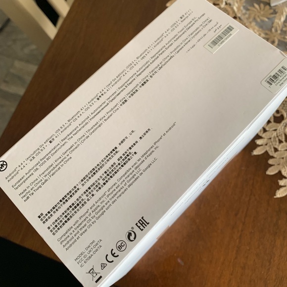 Michael Kors Smart Watch - Picture 4 of 5